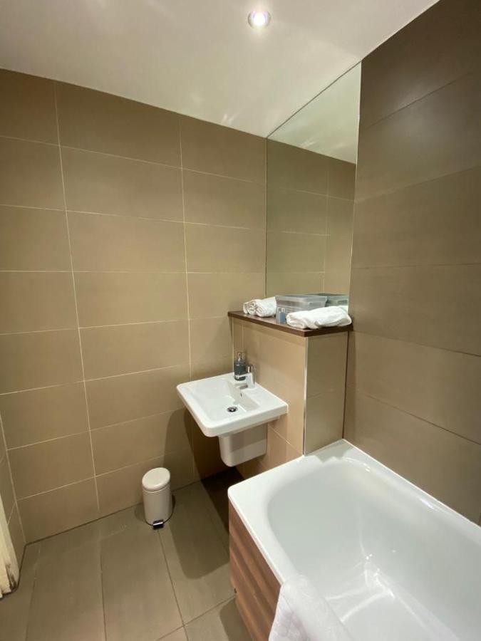 3 Bed Central Apartment *Free Parking On Site* Manchester Buitenkant foto